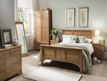 Wellington Oak 3 Over 4 Chest of Drawers | Assembled
