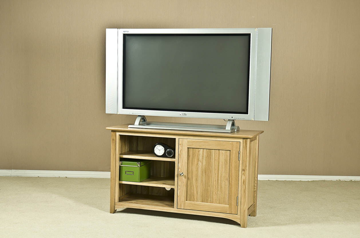 Wellington Oak Tv Stand Fully Assembled