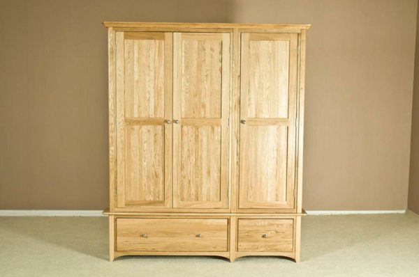 Wellington Oak Triple Wardrobe