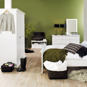 Condo White 4 Over 4 Chest of Drawers