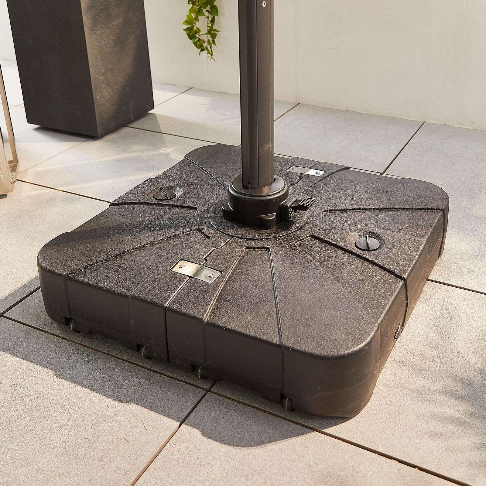 What Sand To Use For Parasol Base / Supremo Provence Black Sand Water