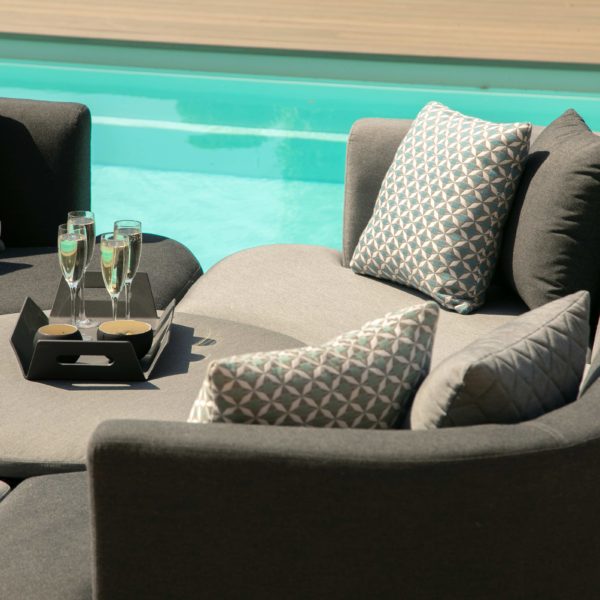 Maze Snug Lifestyle Suite | Flanelle & Charcoal Grey