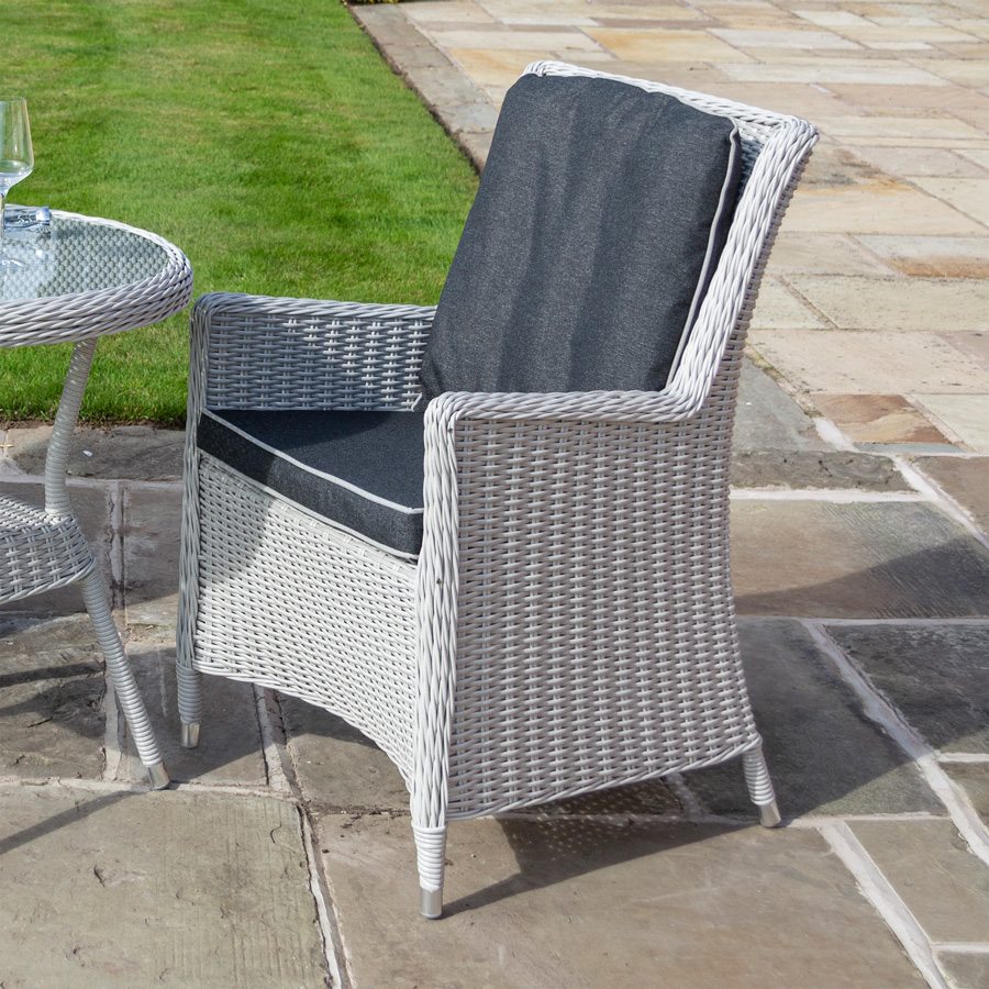 Resin wicker bistro chairs discount