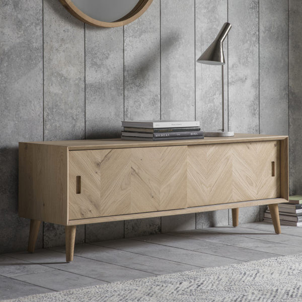 Nuxvar Media Unit | Oak