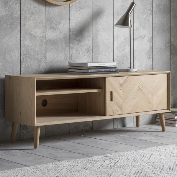 Nuxvar Media Unit | Oak