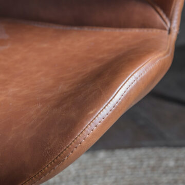Landon Swivel Chair | Brown