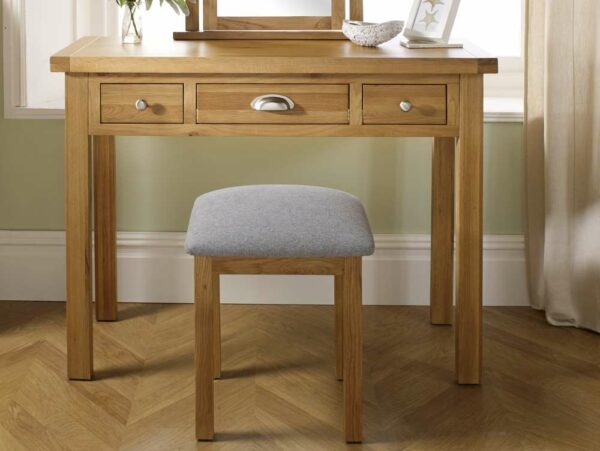 Fernando Stool | Oak