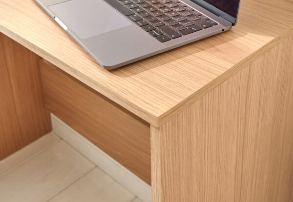 Forli Desk | Oak | Self Assembly