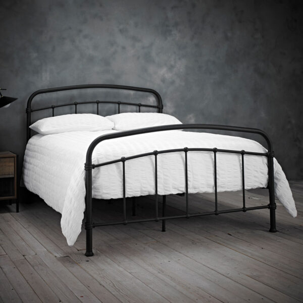 Pinner 5.0 Kingsize Bed | Black