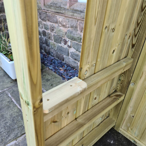 Medium Timber Smoking Shelter - Churnet Valley