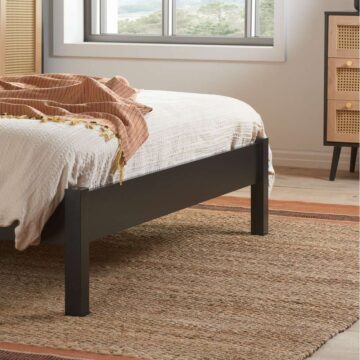 Chigwell Black 4’6 Double Rattan Bed