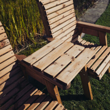 Timber Valley Love Seat Square
