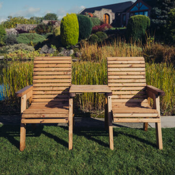 Timber Valley Love Seat Square