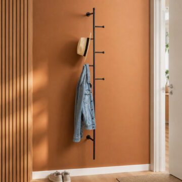 Aspen Coat Hanger in Black