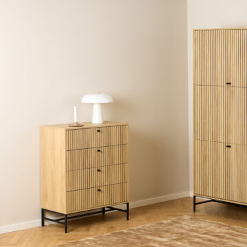 Liberty Chest of 4 Drawers in Oak/Black Legs