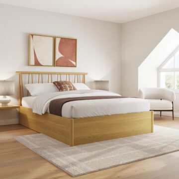 Henway 5' King Size Spindle Ottoman Bed | Oak Finish
