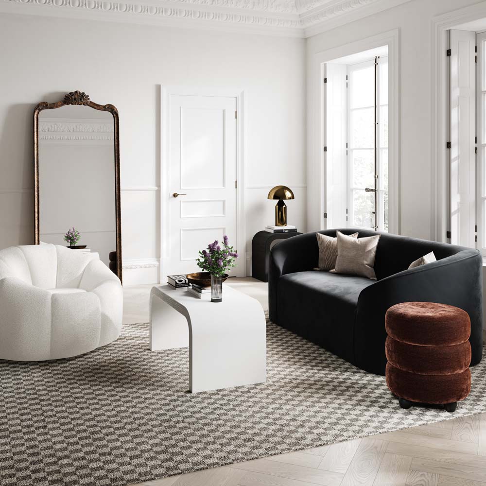 Emi Brandy / Black Pouffe