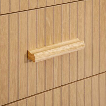 Aksel 5 Drawer Fluted Chest | Oak Finish