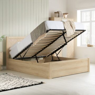 Hadley 4’6 Double Ottoman Bed | Oak Finish