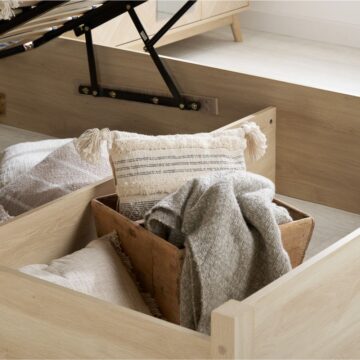 Hadley 4’6 Double Ottoman Bed | Oak Finish