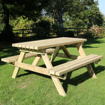 Benches & Picnic Tables