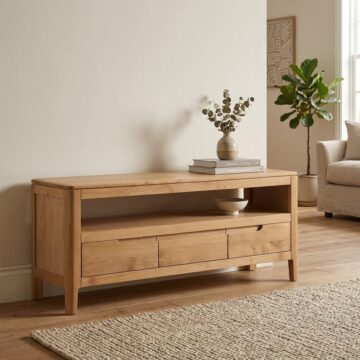 Dunmore Oak 3 Drawer TV Unit 105cm | Assembled