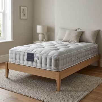 White Fenton & Farleigh 3ft Single Mattress Natural Supreme 1500