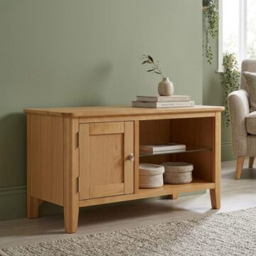 Denby Small Oak TV Cabinet | Assembled
